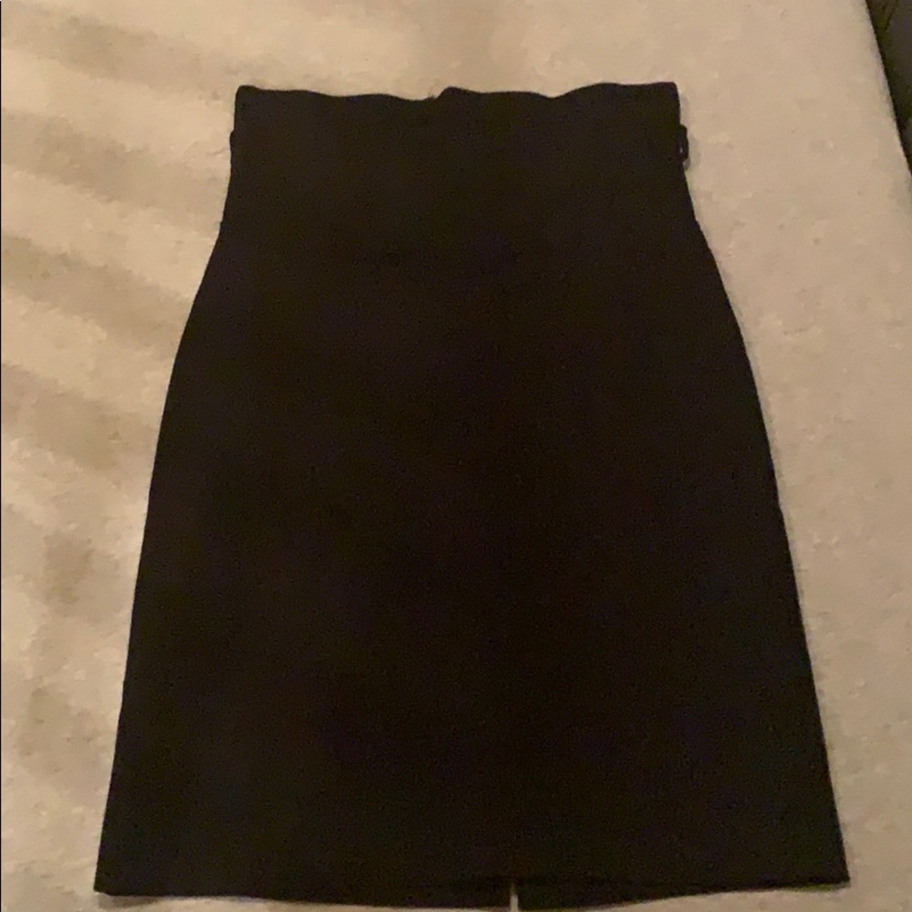 Black high waisted stretch pencil skirt.